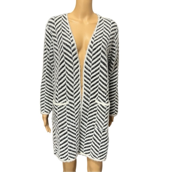Calligraphie Sweaters - Calligraphie Black and White Fuzzy Chevron Open Cardigan Size M